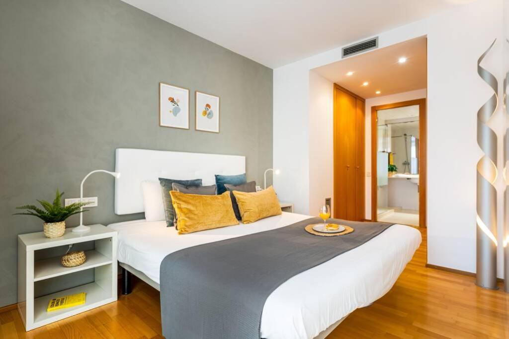Lodging Apartments Monumumental Free Parking บาร์เซโลนา ภายนอก รูปภาพ
