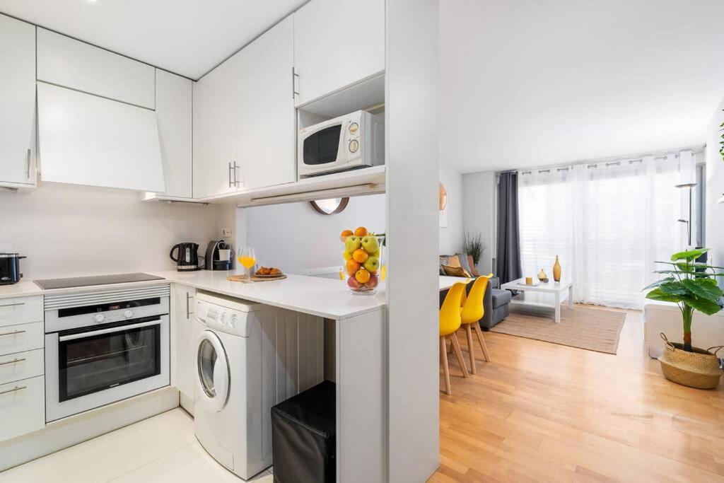 Lodging Apartments Monumumental Free Parking บาร์เซโลนา ภายนอก รูปภาพ
