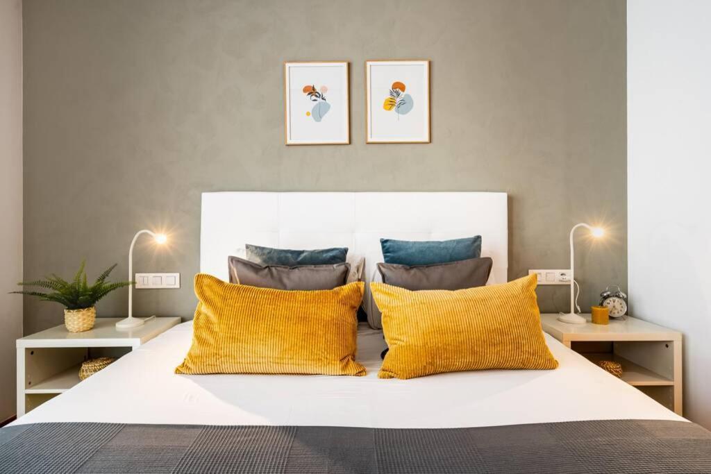 Lodging Apartments Monumumental Free Parking บาร์เซโลนา ภายนอก รูปภาพ